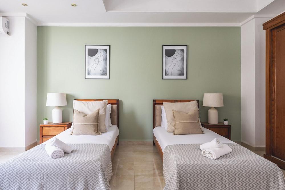 Luxueux Appartement à Bir Mourad Raïs Room