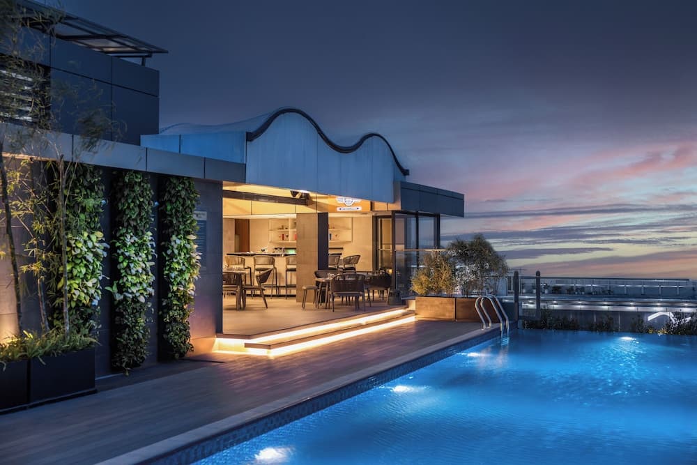 Hyatt Place Dhaka Uttara Rooftop Pool