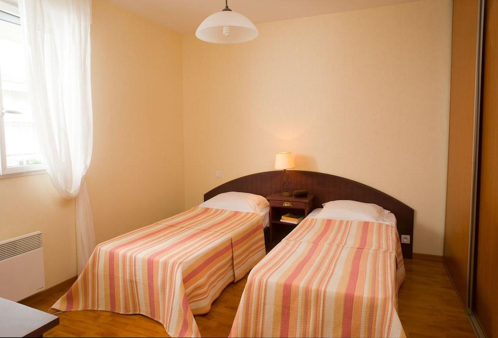 ريزيدانس مدام فاكونس ليز أبارتمنتس دو فونتينيلي غرفة