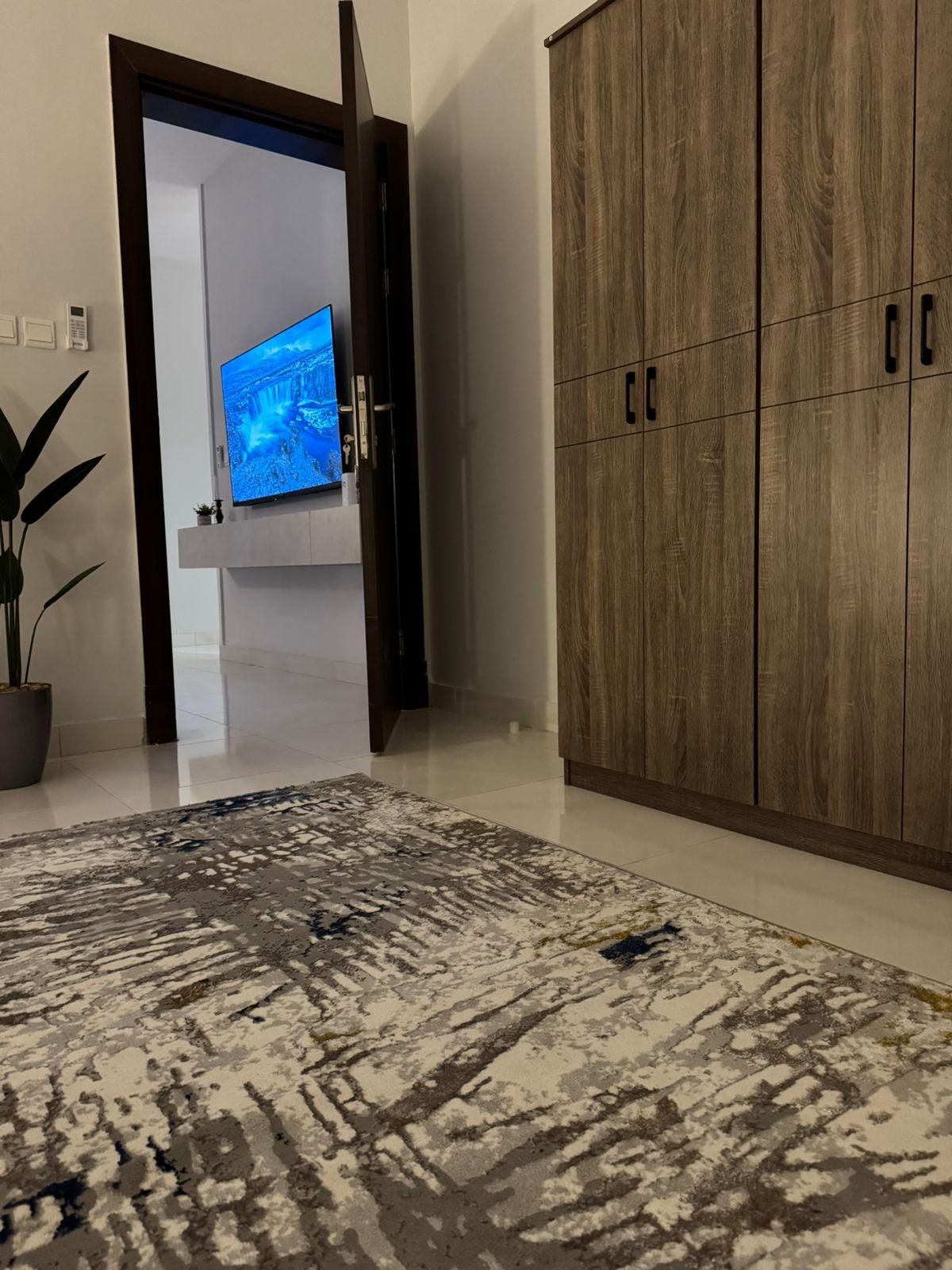 Elegant Apartment with Self Check-in | 5722 Bedroom