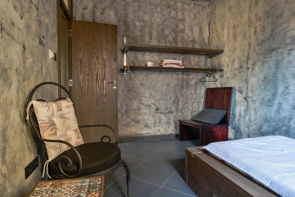 Stone Rustic Flat w Sea and Nature View in Bar Room