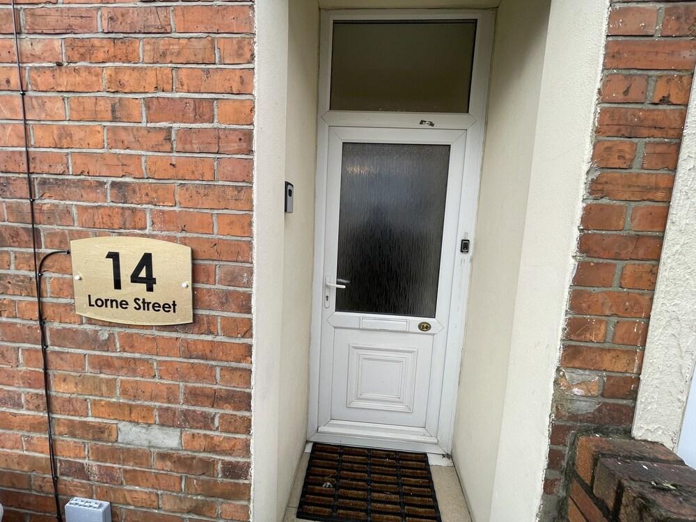 إمبيكابل 4 بد هوم أواي فروم هوم إن سويندون المنطقة الخارجية