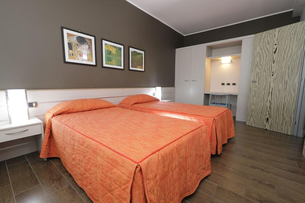 هوتل ريزيدنس أورورا غرفة