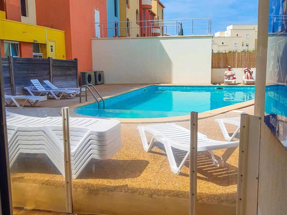 ريزيدنس بورت ليوكوت، أبارتمنت زحليقة مائية