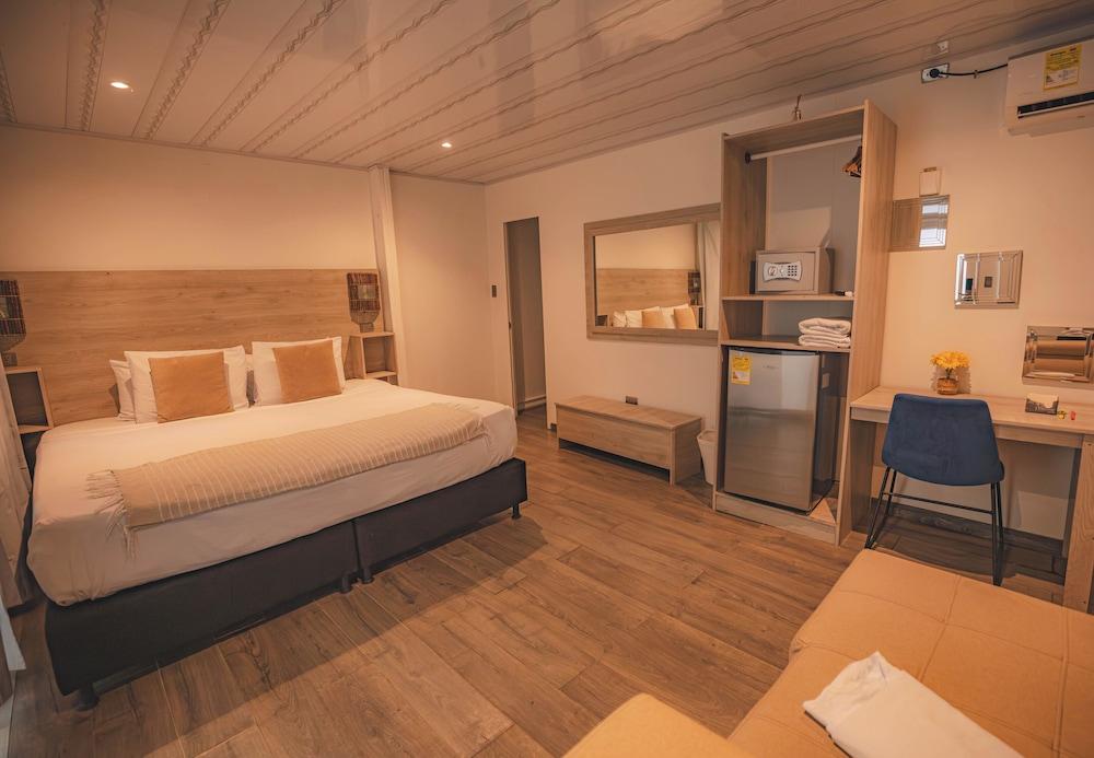 أتاراكسي هوتل بوتيك