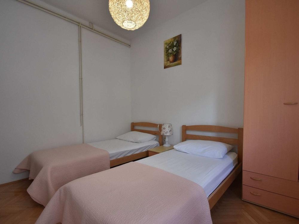 كونتيمبوراري فيلا إن دوبروفنيك وذ برايفت بول غرفة