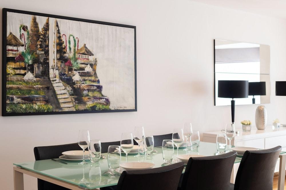 إيه هينت أوف بينك داخلي