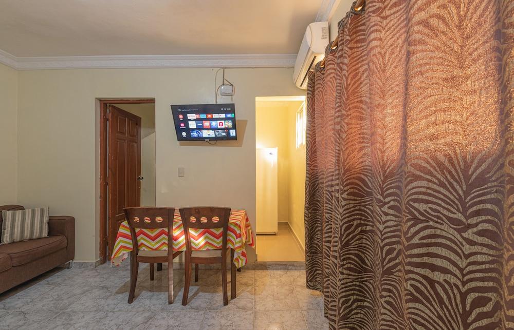 بيوتيفول سباتشوس روم تيراس كلوس تو سيرينا سان إيسيدرو لاس أميريكاس أيربورت داخلي