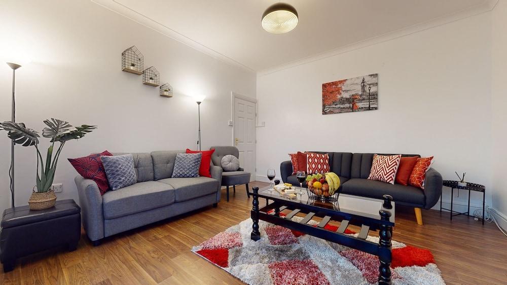 تشارمينج 5 بد هاوس إن رومفرد داخلي