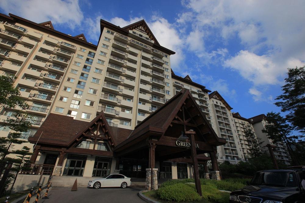 Mona Yongpyong Greenpia Condominium Featured Image