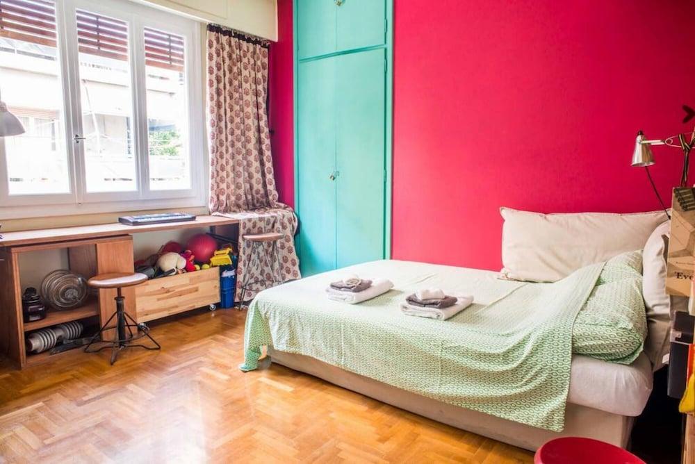 The Architect s 90m2 Flat a Breath From Parthenon Room