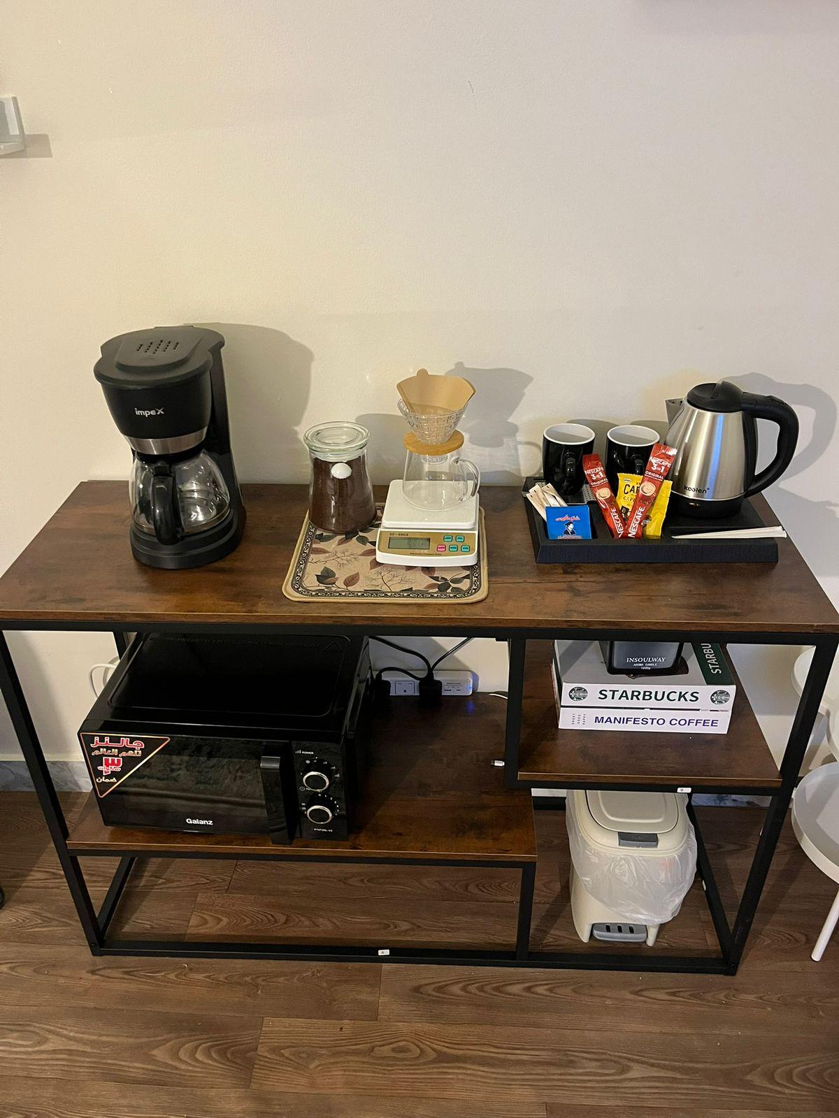 Elegant Studio with Comfortable and Simple Furniture | 5737 Coffee corner