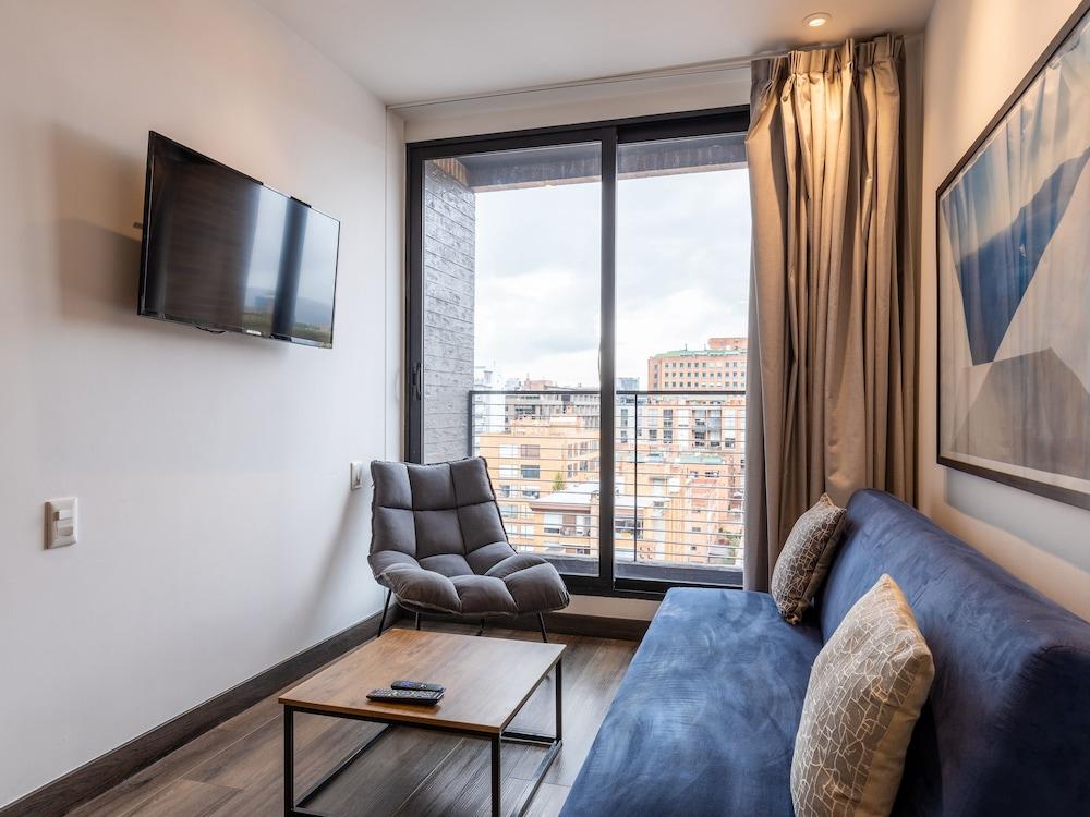 مورف باي وينوود هاوس