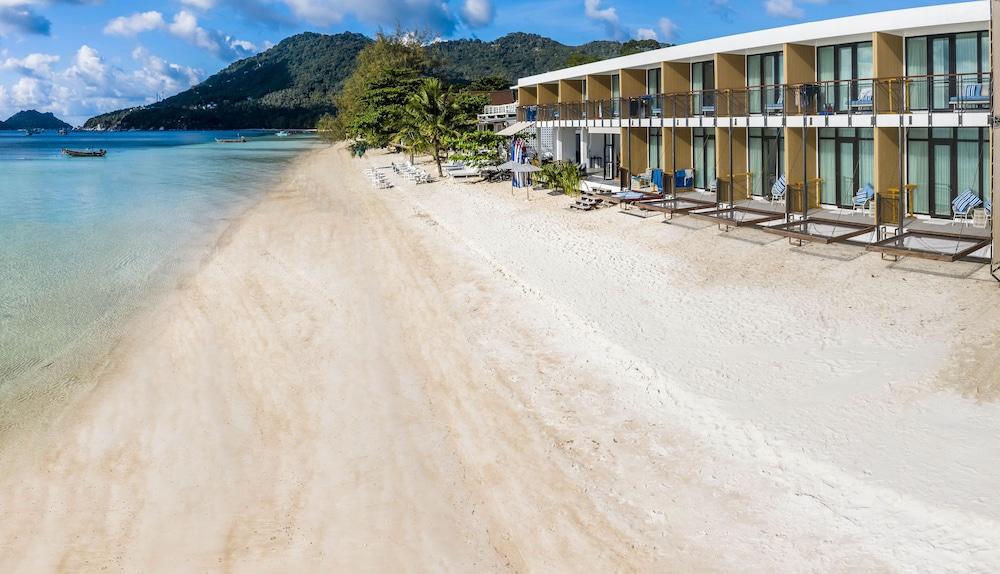 Blue Tao Beach Hotel Featured Image