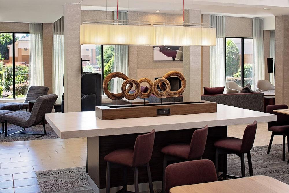 كورتيارد دورهام نير دوك يونيفيرسيتي/ داون تاون منطقة الجلوس في الردهة