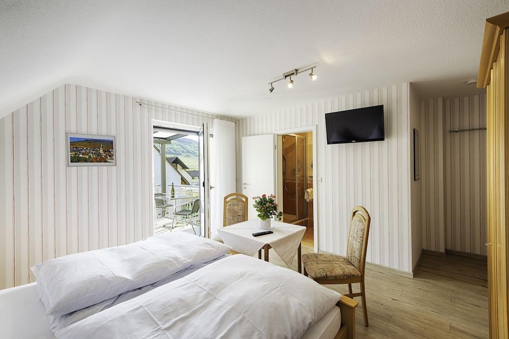 وينجوت هوبرتوشوف الصورة الأساسية