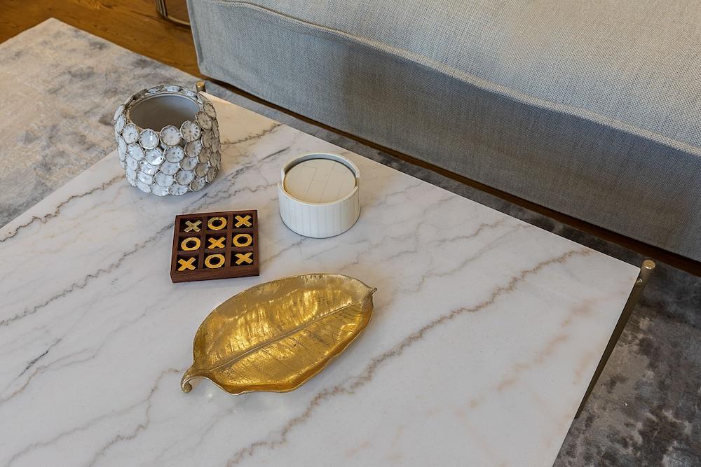 جويفي ستيليش فلات نير مايفير آند بيكاديلي سيركوس داخلي