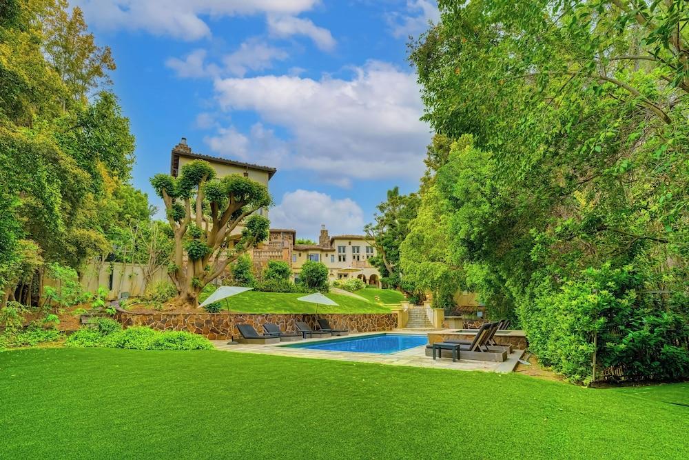 كارولوود - مودرن توسكان فيلا ويذ رولينج لاونز آند لوجيا إن هولمبي هيلز الصورة الأساسية