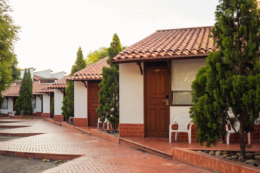 فندق فاراندا بوليفار كوكوتا، أحد أعضاء مجموعة راديسون إندفيدوالز المنطقة الخارجية