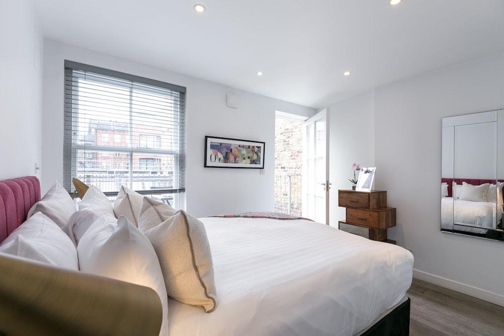 Urban Chic - Rathbone Room