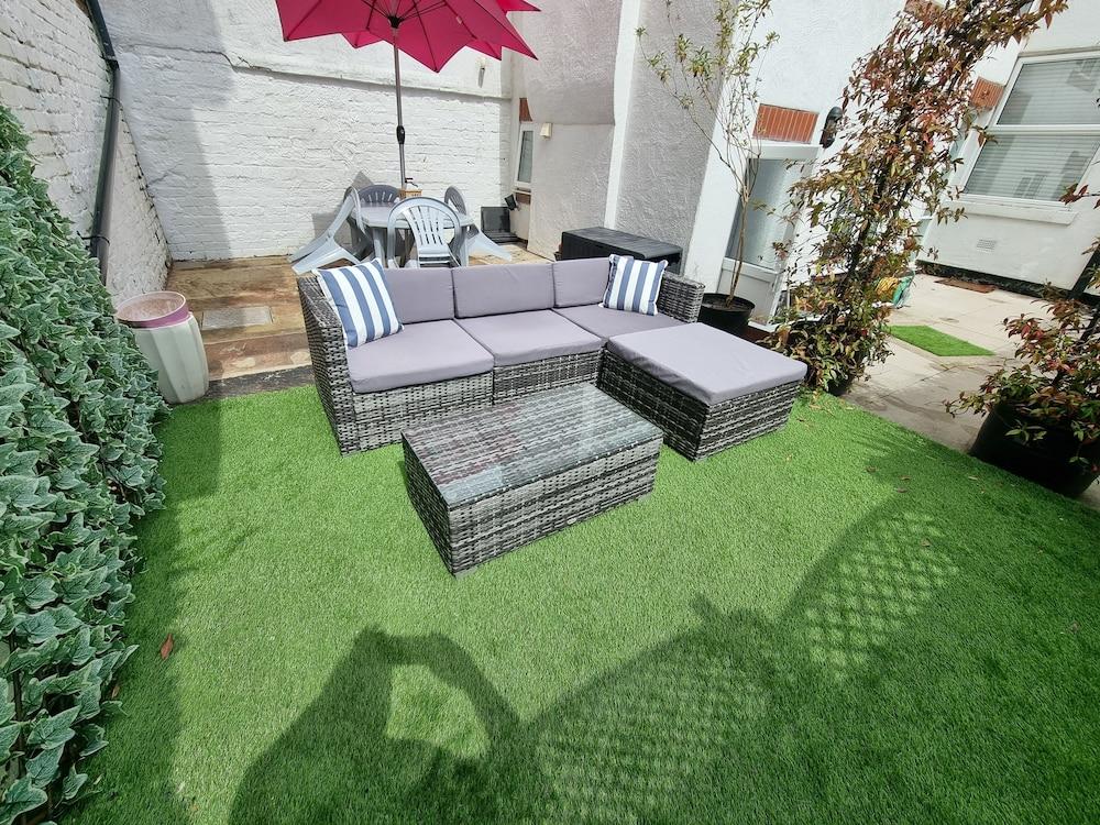 ذا هايداواي يول /إنكلوسد جاردن /كوي /سنترال المنطقة المحيطة بالمنشأة