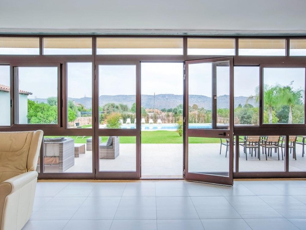 Villa in Solarino With Private Pool Reception