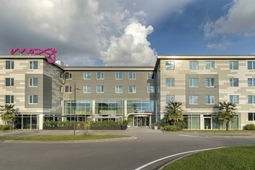 MOXY Milan Malpensa Airport Exterior