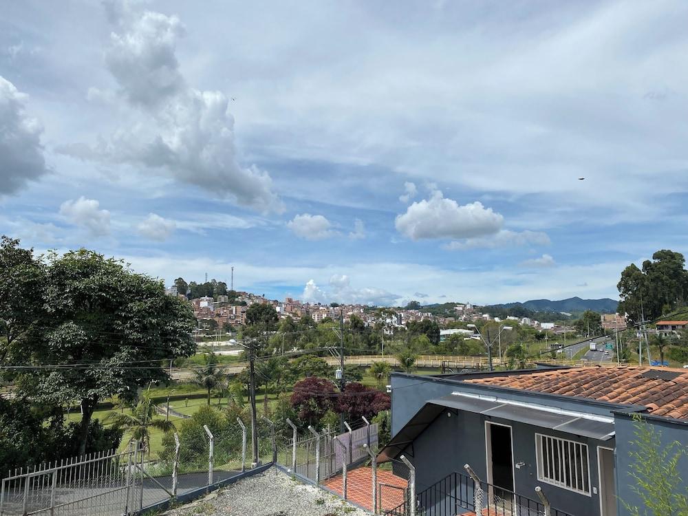 أبارتاهوتل ميرادور كامبيستري