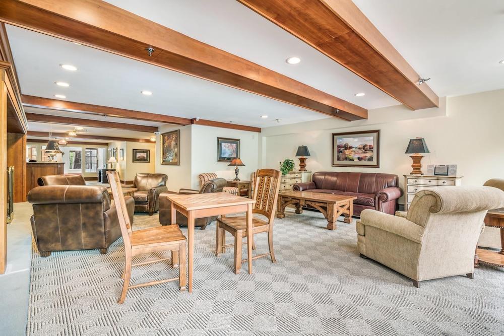 ذا فالي إن ، آن أسيند كوليكشن هوتل الردهة