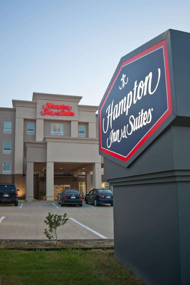 Hampton Inn & Suites Denison Exterior