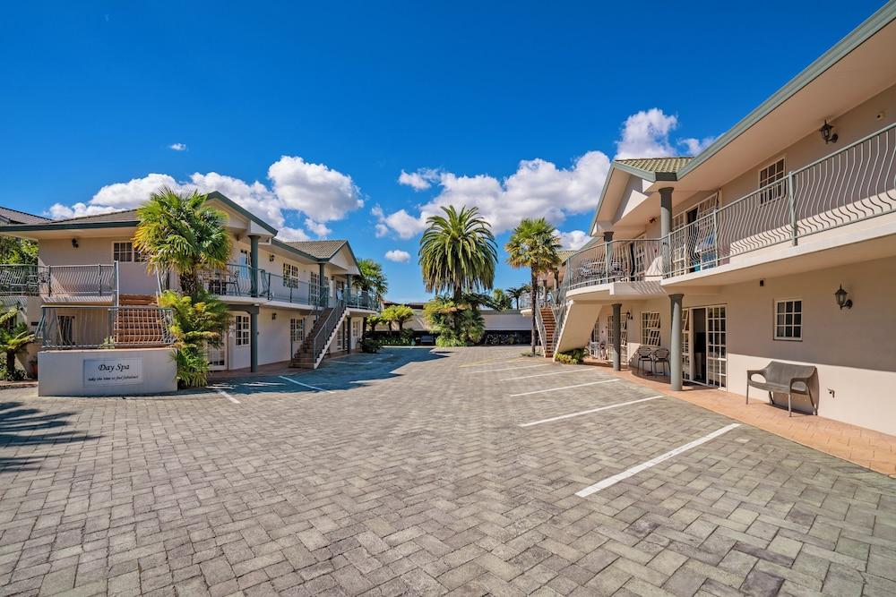 سيلفر فيرن روتوروا سويتس آند سبا