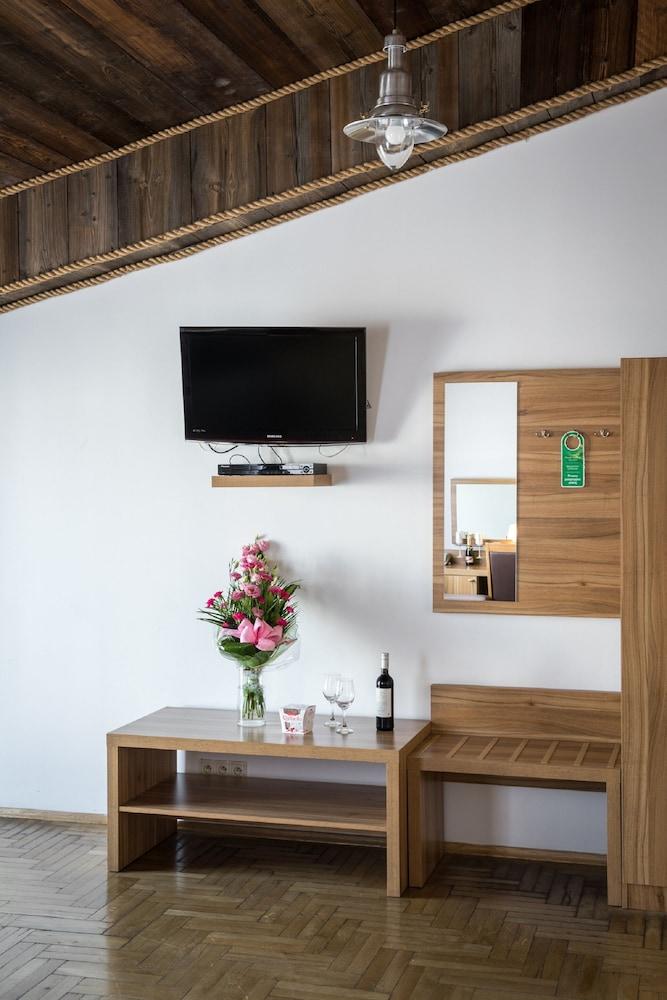 أبارت هوتل بيرجامين غرفة