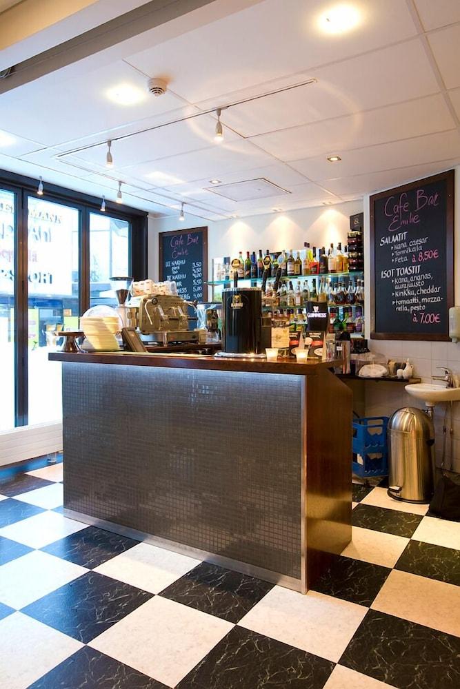 هوتلي إميليا