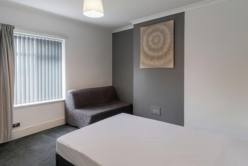 تشارمينج ألجيرنون هاوس إن وارينجتن الصورة الأساسية