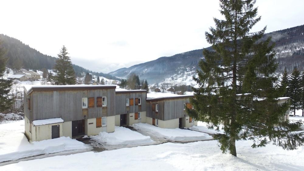 فب كي مونس جورا، ليليكس المنطقة الخارجية