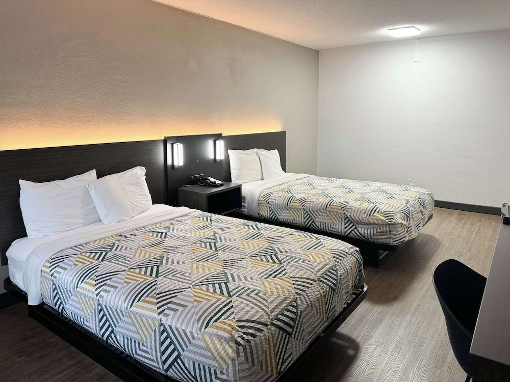 موتل 6 هانتسفيل، أ ال - يونيفيرسيتي د ور غرفة