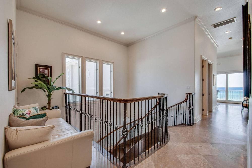 جالف بارادايس باي ديستين جيتاوايز داخلي