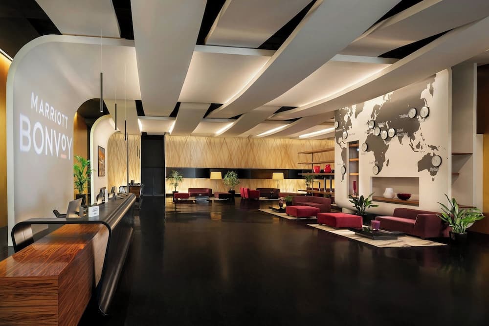 Sheraton Milan Malpensa Airport Hotel & Conference Center Reception