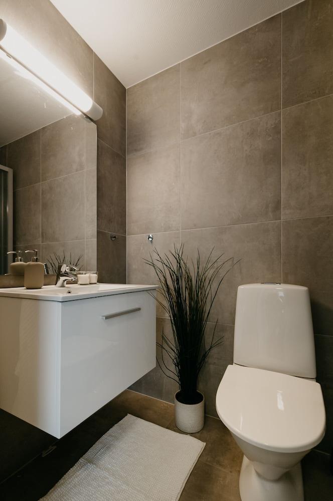 بيرجين بدز - أبارتمنت جراوند ليفيل حمام