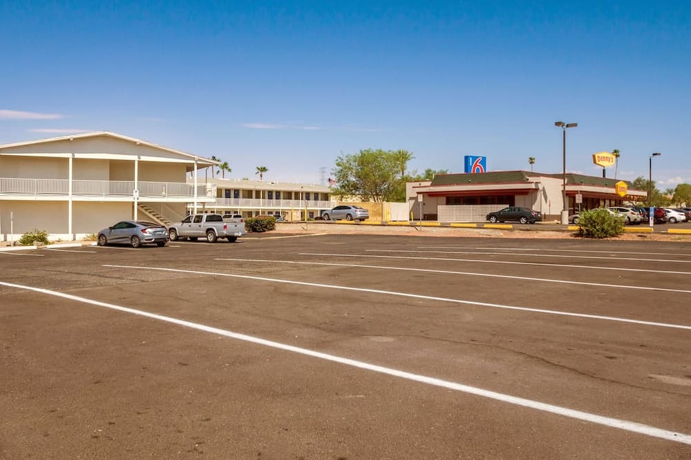 Motel 6 Youngtown, AZ - Phoenix - Sun City Exterior