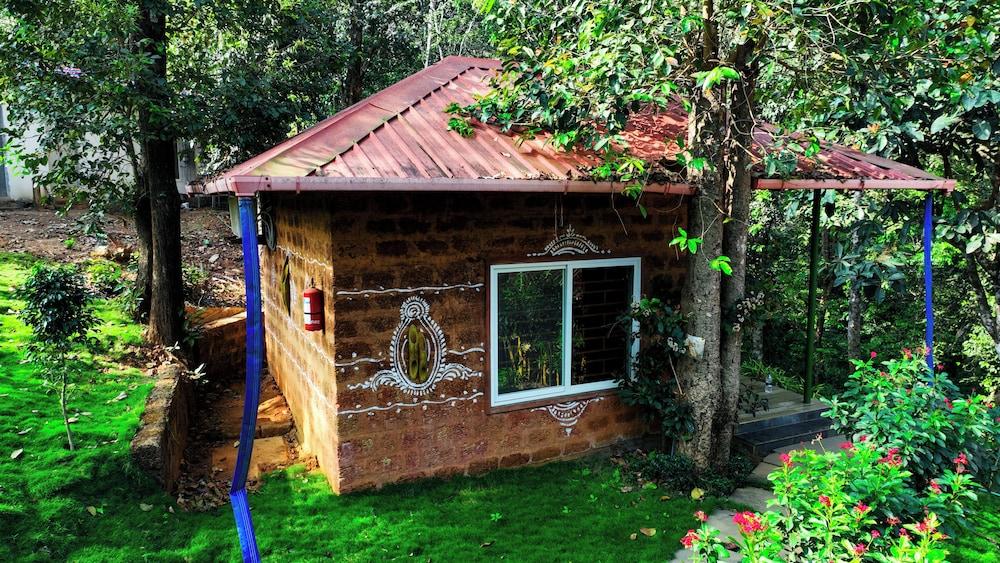 IBBANI JUNGLE RESORT Exterior