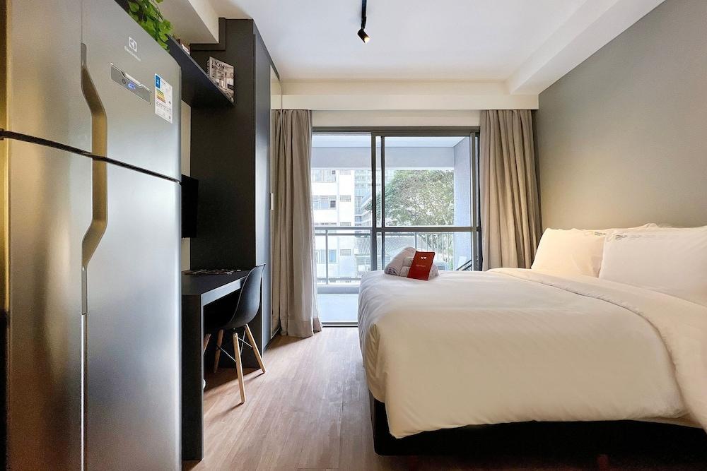 218 زد بينهيروس الصورة الأساسية