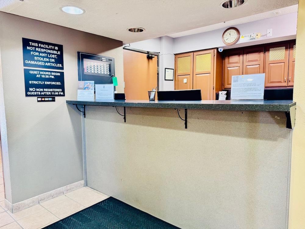 سوبر 8 باي ويندام موكينا/فرانكفورت/آي - 80 منطقة الاستقبال