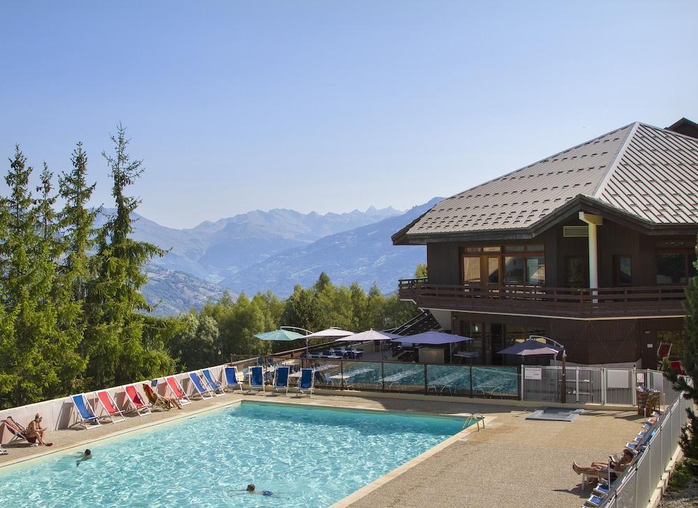 فب كيه سيتيلز آ مونتالبير الصورة الأساسية