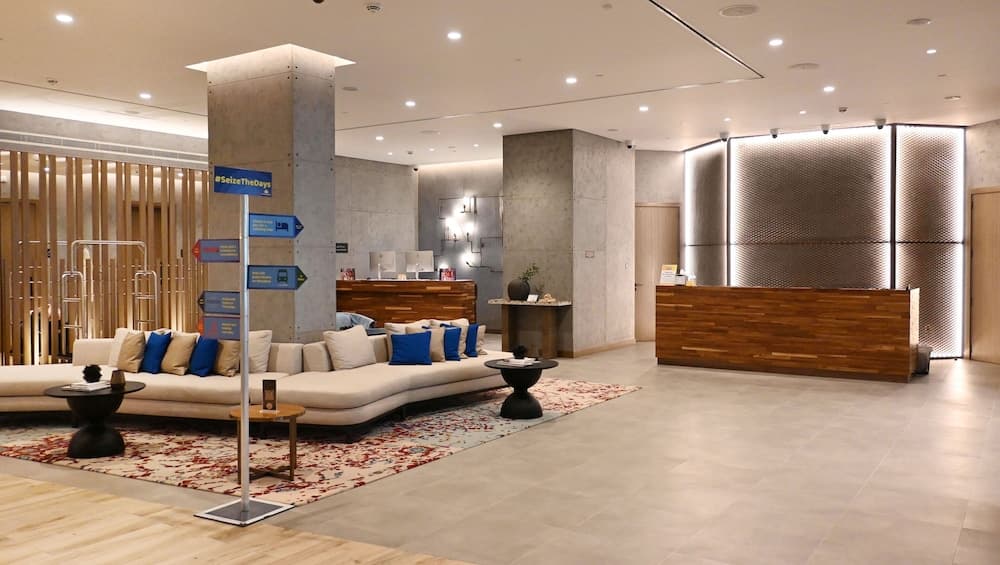 Mercure Dubai Gold District Reception