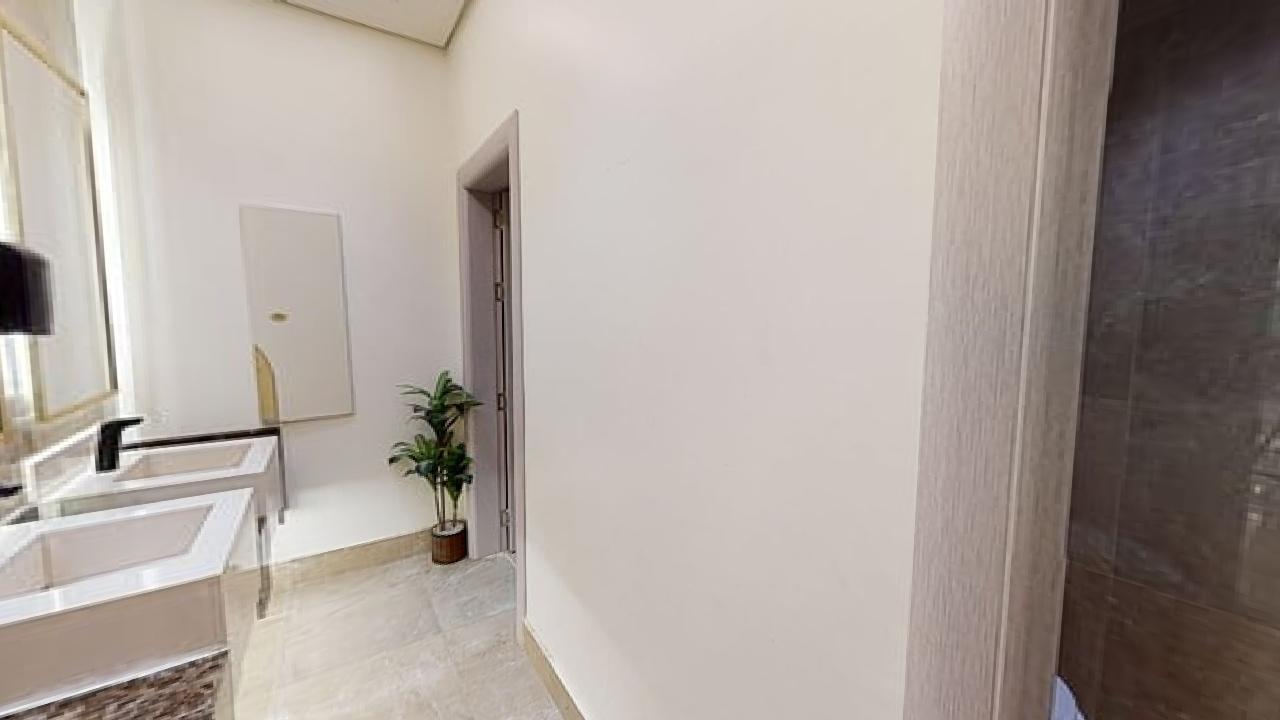 Elegant Chalet with Comfortable and Simple Furniture | 2139 Bathroom