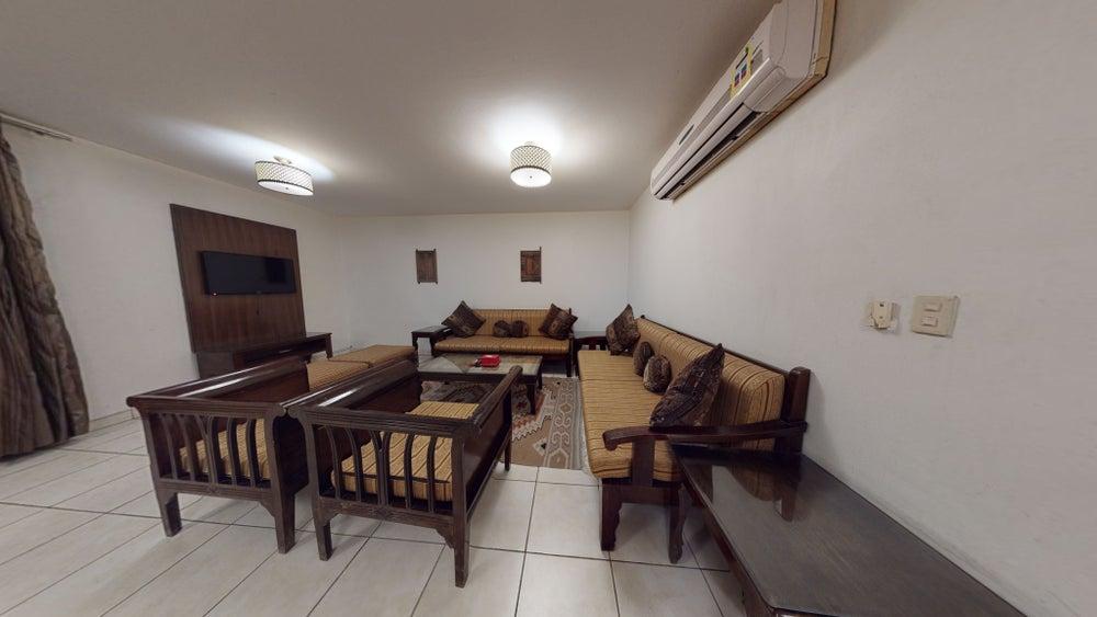 Comfy Chalet with Comfortable and Simple Furniture | 1024