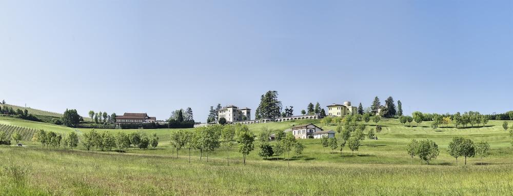 سيرافالي جولف أوتل