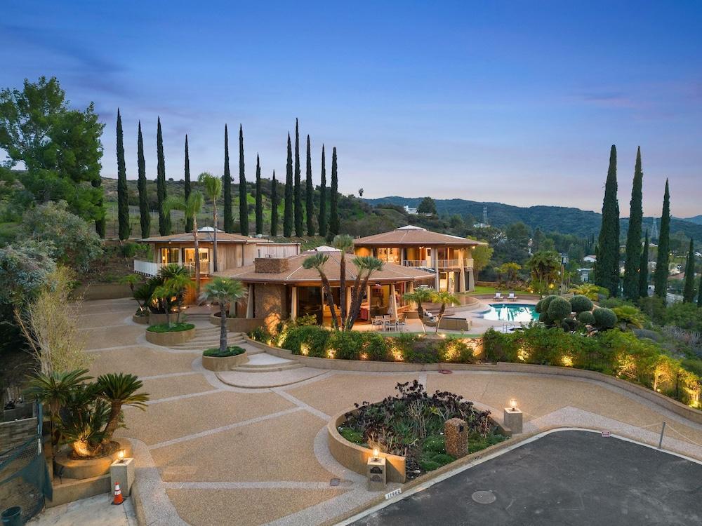 فيا فالارتا