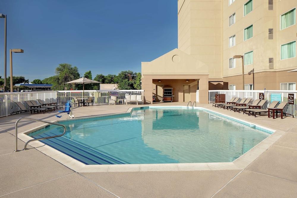 هوم وود سويتس باي هيلتون دالاس ماركت سنتر زحليقة مائية